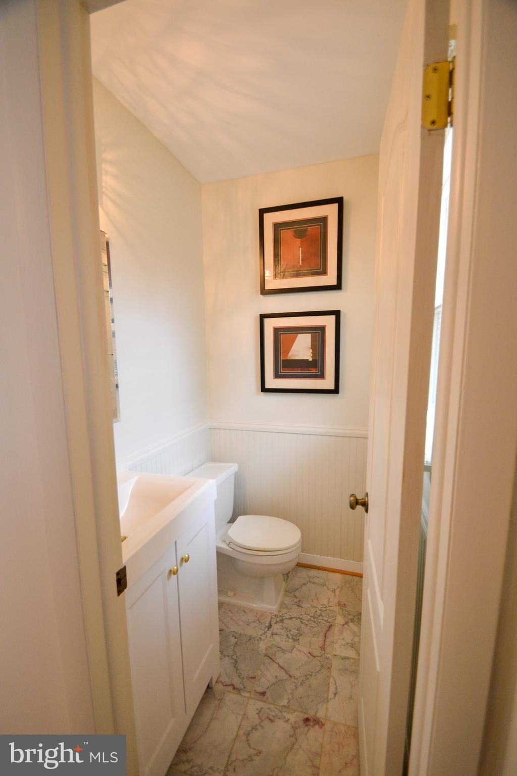 2410 Lawndale Road Finksburg, MD 21048 - Photo 12 of 37 Powder room