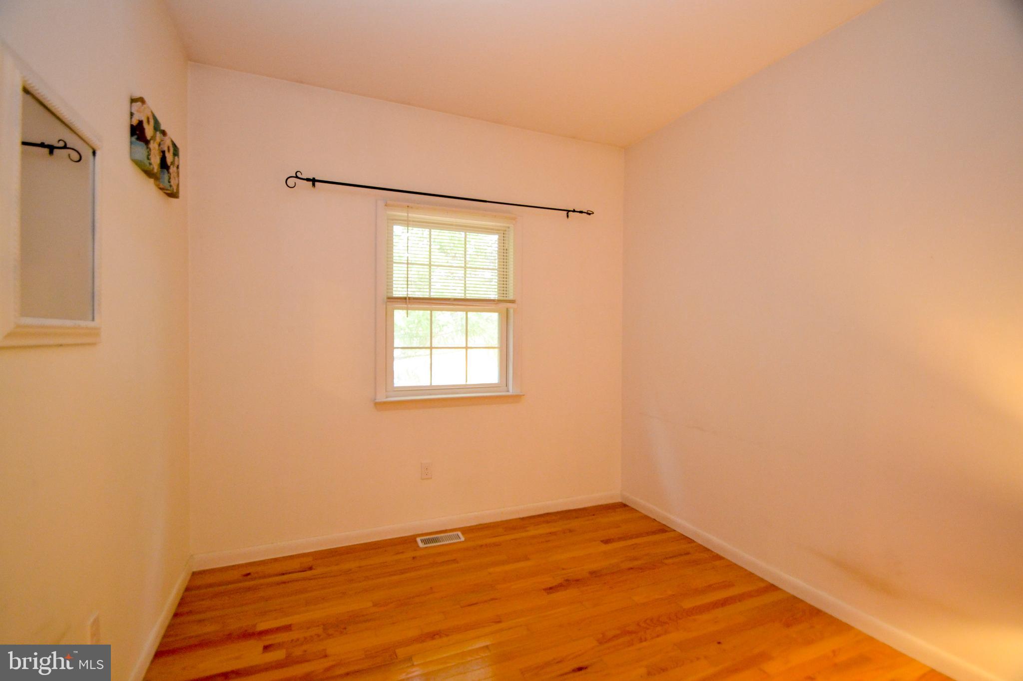 2410 Lawndale Road Finksburg, MD 21048 - Photo 21 of 37 Craft room / Office