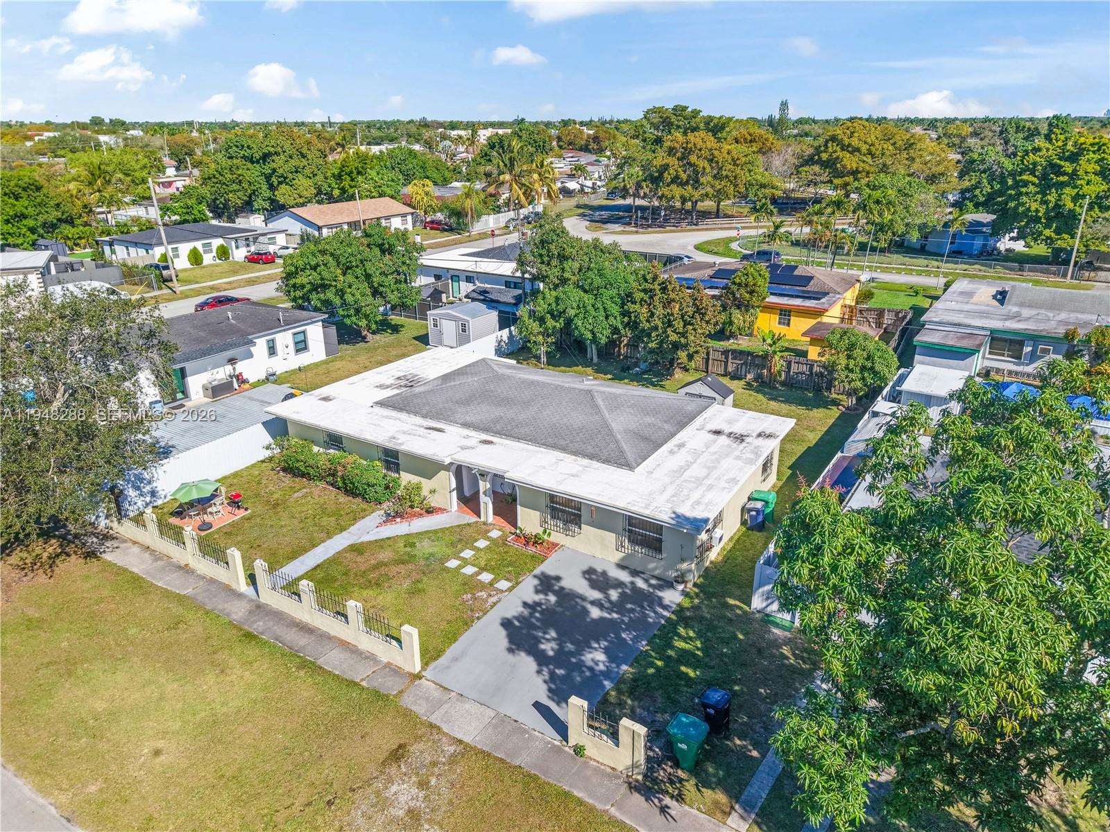 14421 Harrison Street Miami, FL 33176 - Photo 4 of 36