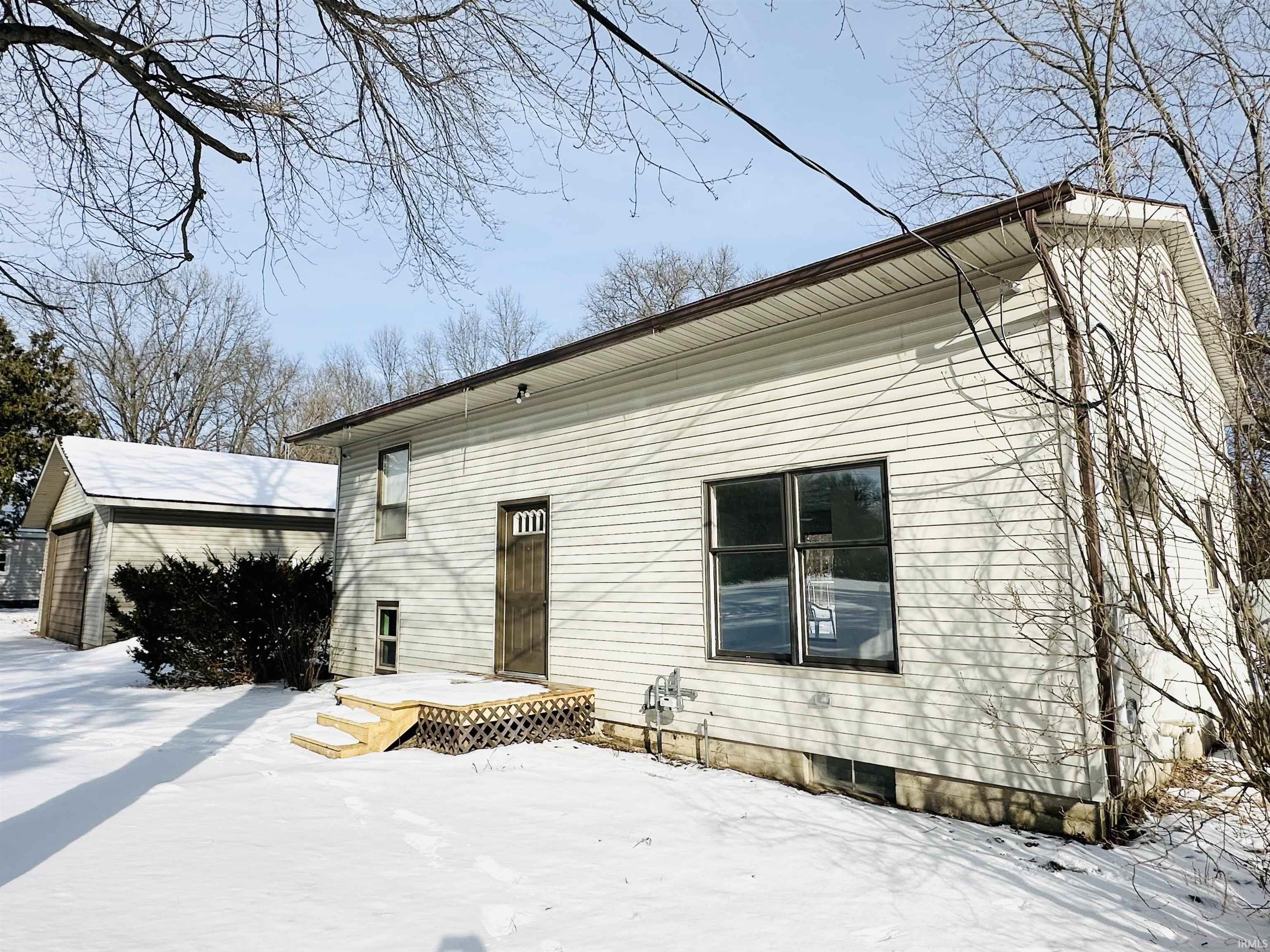 55178 Moss Road South Bend, IN 46628 - Photo 3 of 33 Gallery Image 3