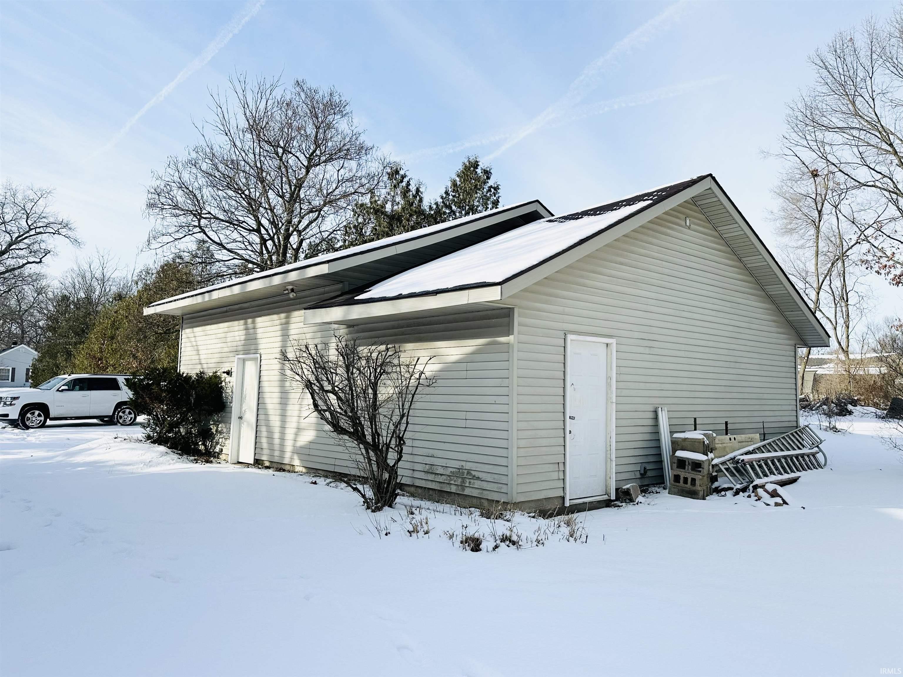 55178 Moss Road South Bend, IN 46628 - Photo 8 of 33 Gallery Image 8