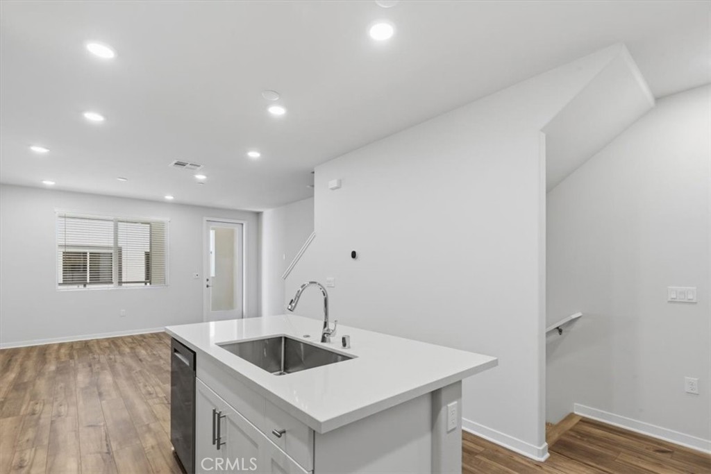 9538 Hannah Way Riverside, CA 92503 - Photo 11 of 38 Gallery Image 11