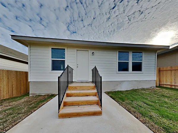 $2,079 | 5240 Gallop Lane, Georgetown, TX 78626