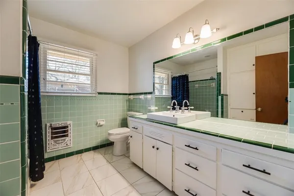 $375,000 | 1610 Laurelwood Drive, Denton, TX 76209