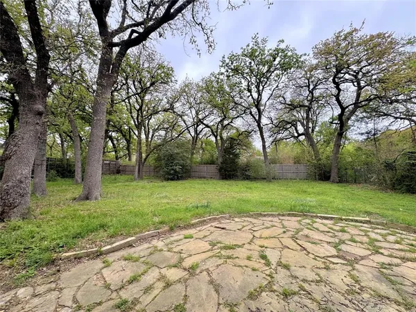 $375,000 | 1610 Laurelwood Drive, Denton, TX 76209