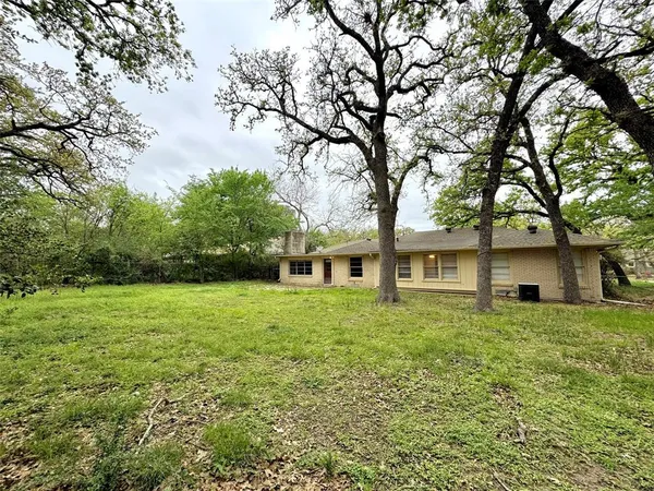 $387,000 | 1610 Laurelwood Drive, Denton, TX 76209