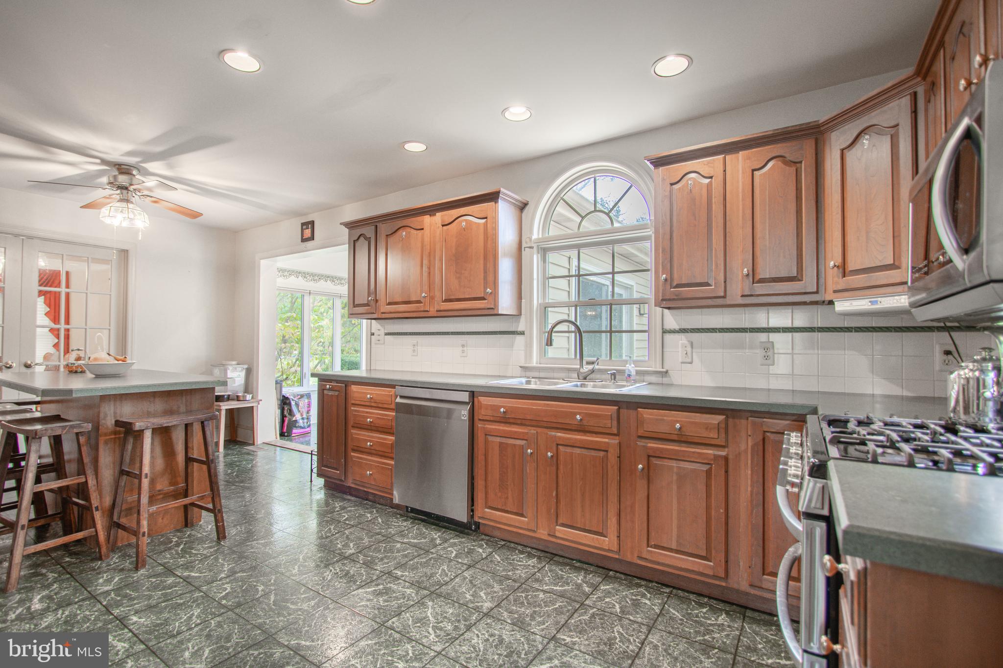 306 Rumford Road Lititz, PA 17543 - Photo 11 of 52