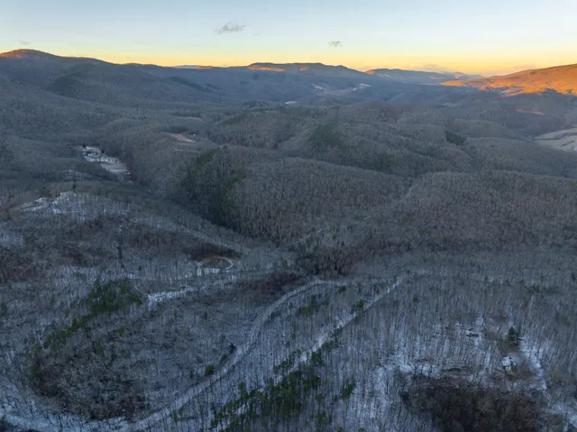 a view of a dry field