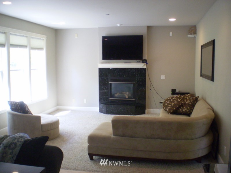 301 Maple Avenue Northwest Renton, WA 98057 - Photo 8 of 14