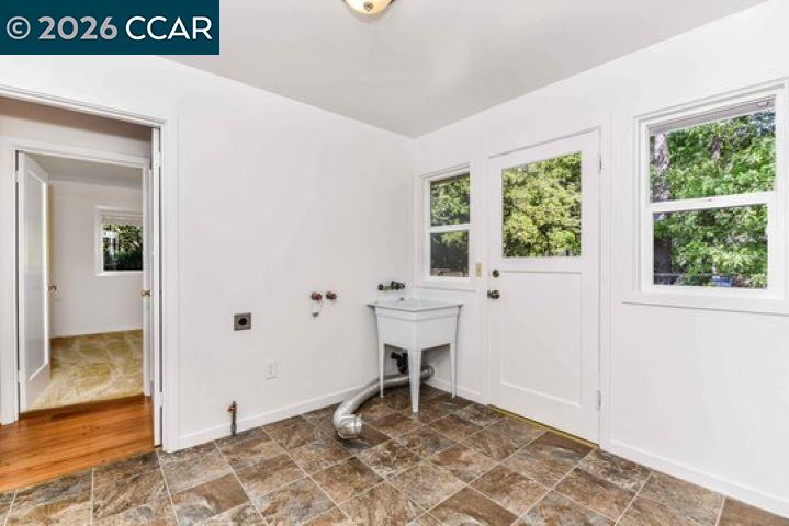 2648 Reliez Valley Road Martinez, CA 94553 - Photo 20 of 38 a view of a livingroom with wooden floor and a window