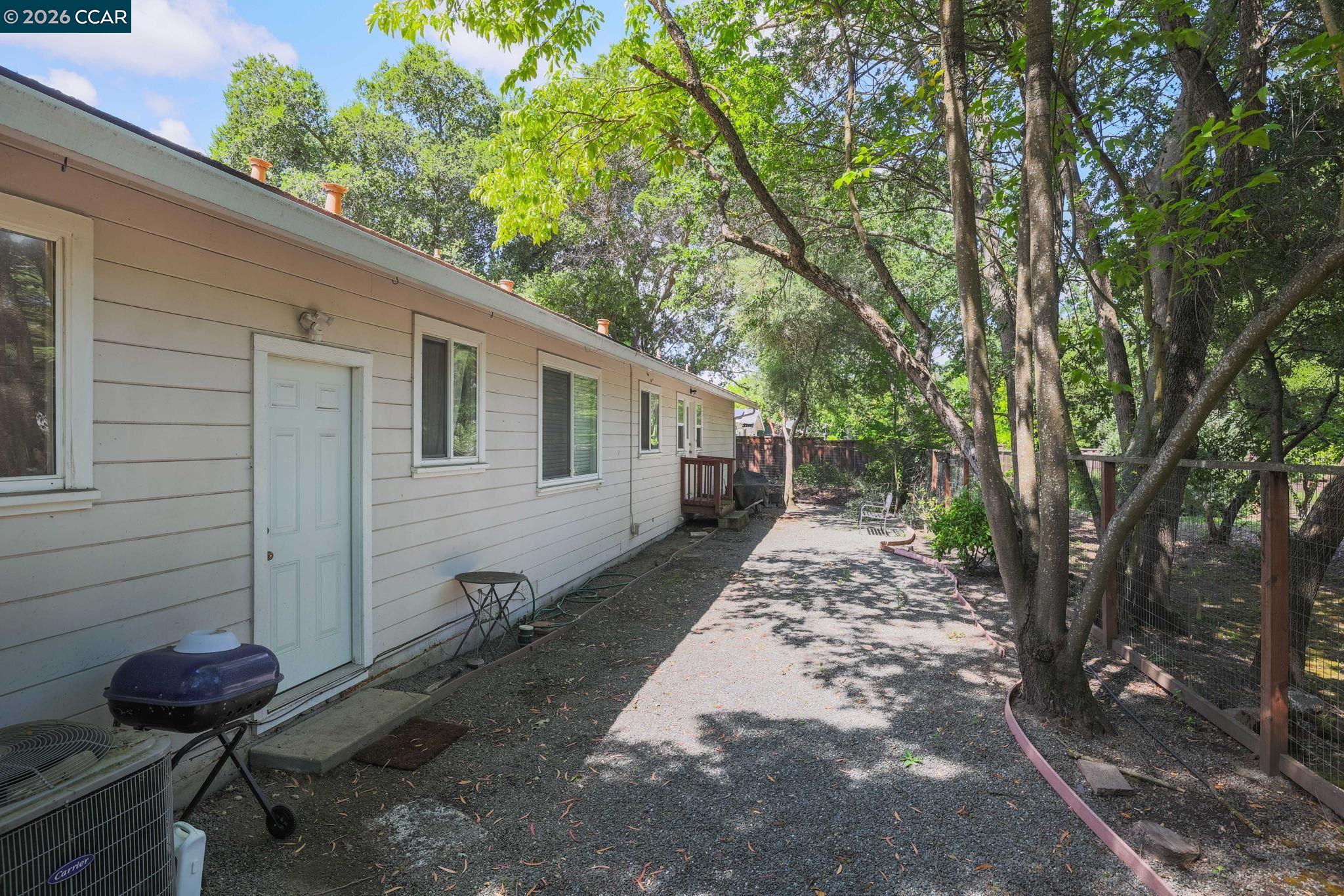 2648 Reliez Valley Road Martinez, CA 94553 - Photo 31 of 38 a view of a backyard of the house