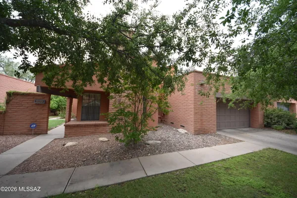 $2,400 | 5120 East Woodgate Lane, Tucson, AZ 85712