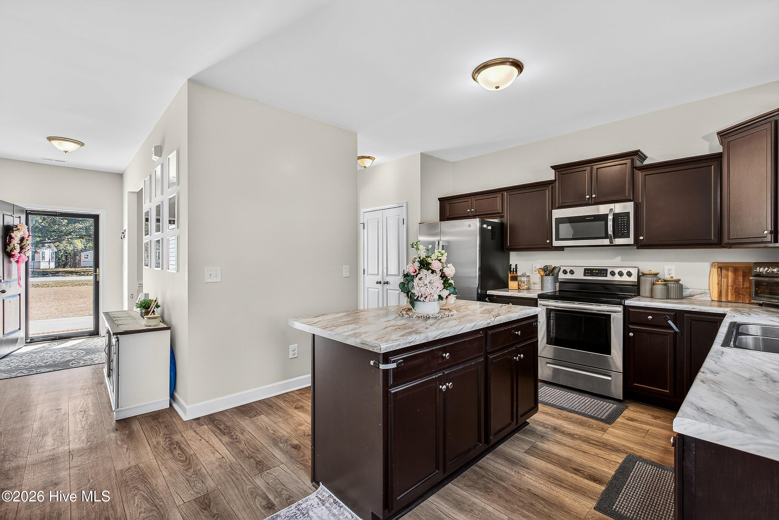 2164 Dawson Cabin Road Jacksonville, NC 28540 - Photo 12 of 39 10