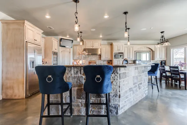 $835,000 | 8417 County Road 6940, Lubbock, TX 79407