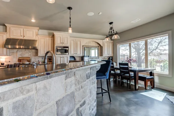 $835,000 | 8417 County Road 6940, Lubbock, TX 79407