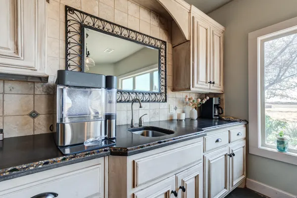 $835,000 | 8417 County Road 6940, Lubbock, TX 79407