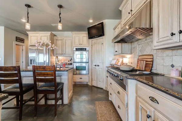 $835,000 | 8417 County Road 6940, Lubbock, TX 79407