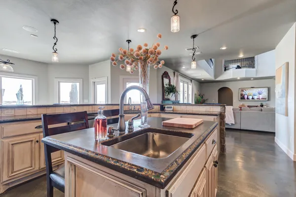 $835,000 | 8417 County Road 6940, Lubbock, TX 79407