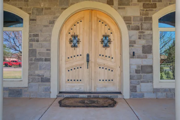 $835,000 | 8417 County Road 6940, Lubbock, TX 79407