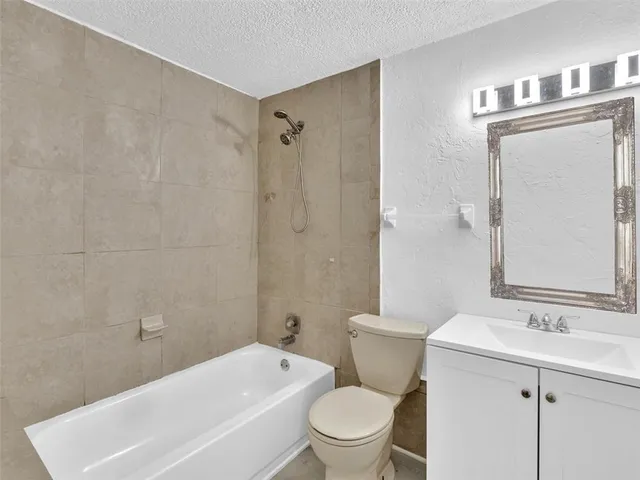 $1,500 | 700 Northwest 9th Avenue, Pompano Beach, FL 33060