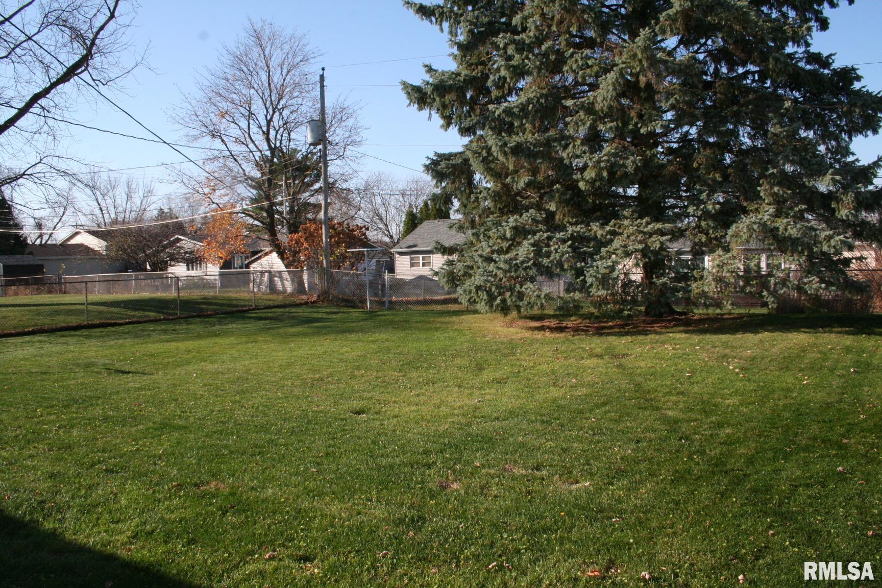 3026 Hyperion Road Bettendorf, IA 52722 - Photo 3 of 8 Gallery Image 3