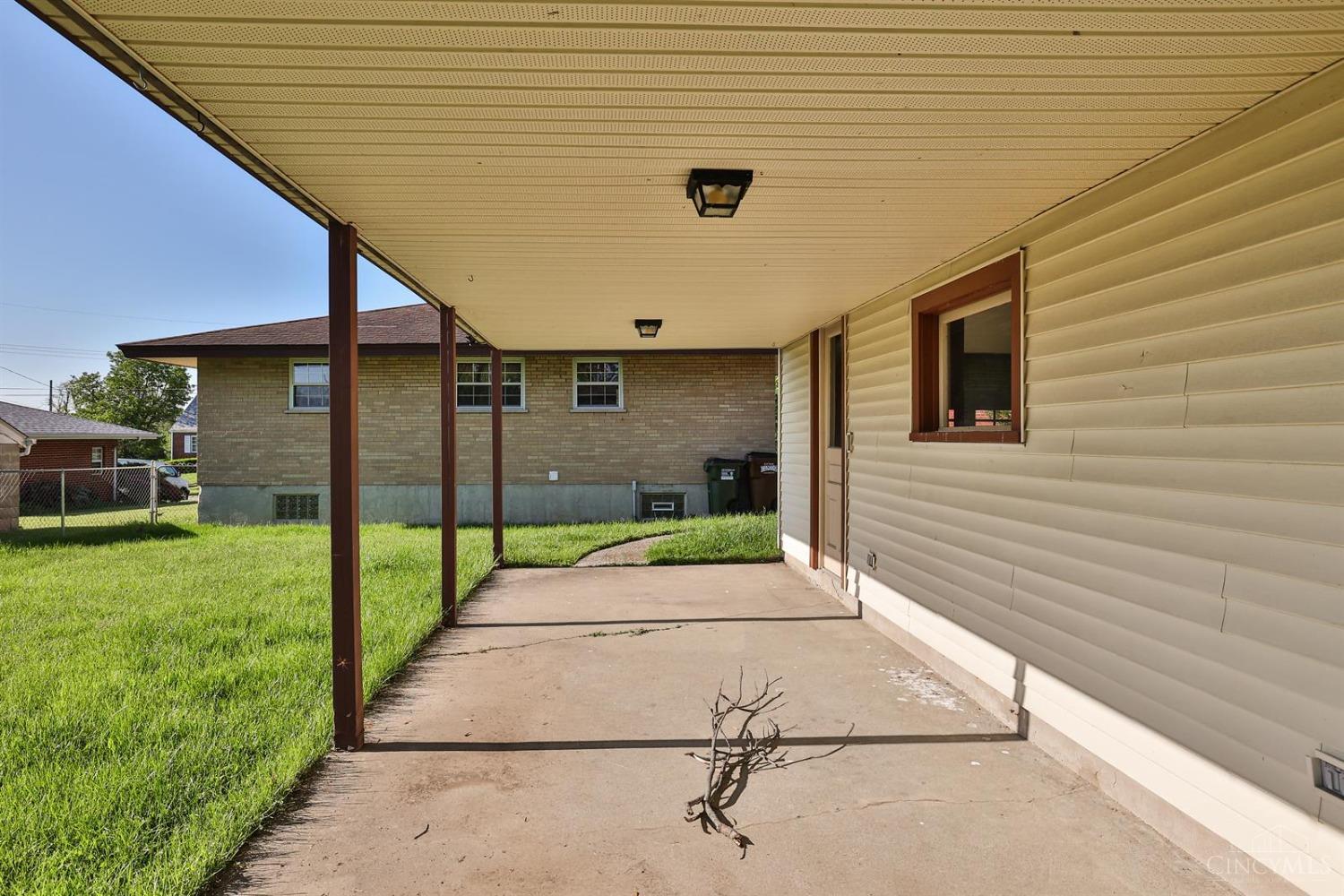 3388 Alexis Road Cincinnati, OH 45239 - Photo 23 of 28
