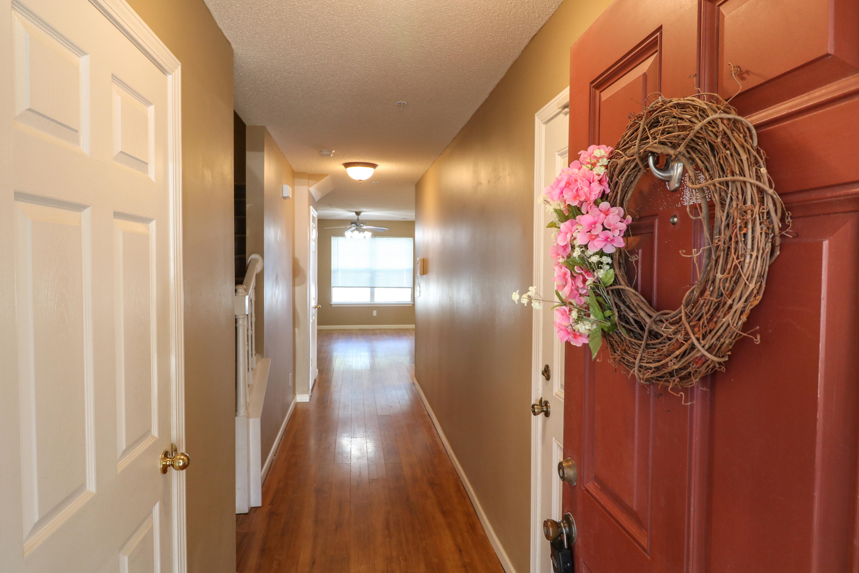406 Crooked Pine Trail Crestview, FL 32539 - Photo 4 of 22 a very nice looking room with a mirror