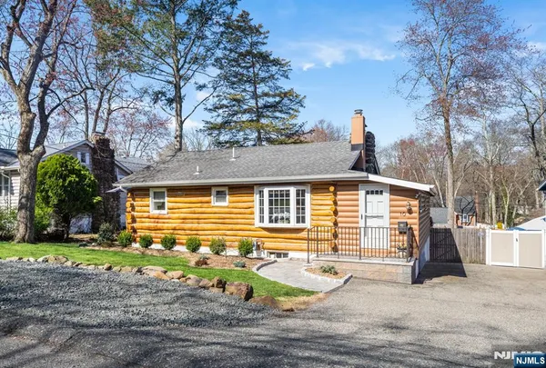 $499,999 | 10 Lake Trail East, Wayne, NJ 07470