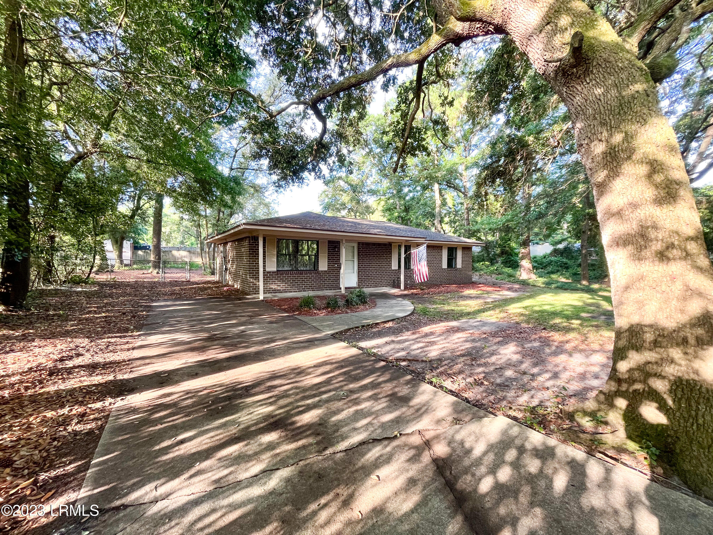 25 Buck Road Beaufort, SC 29907 - Photo 1 of 21 IMG_7101