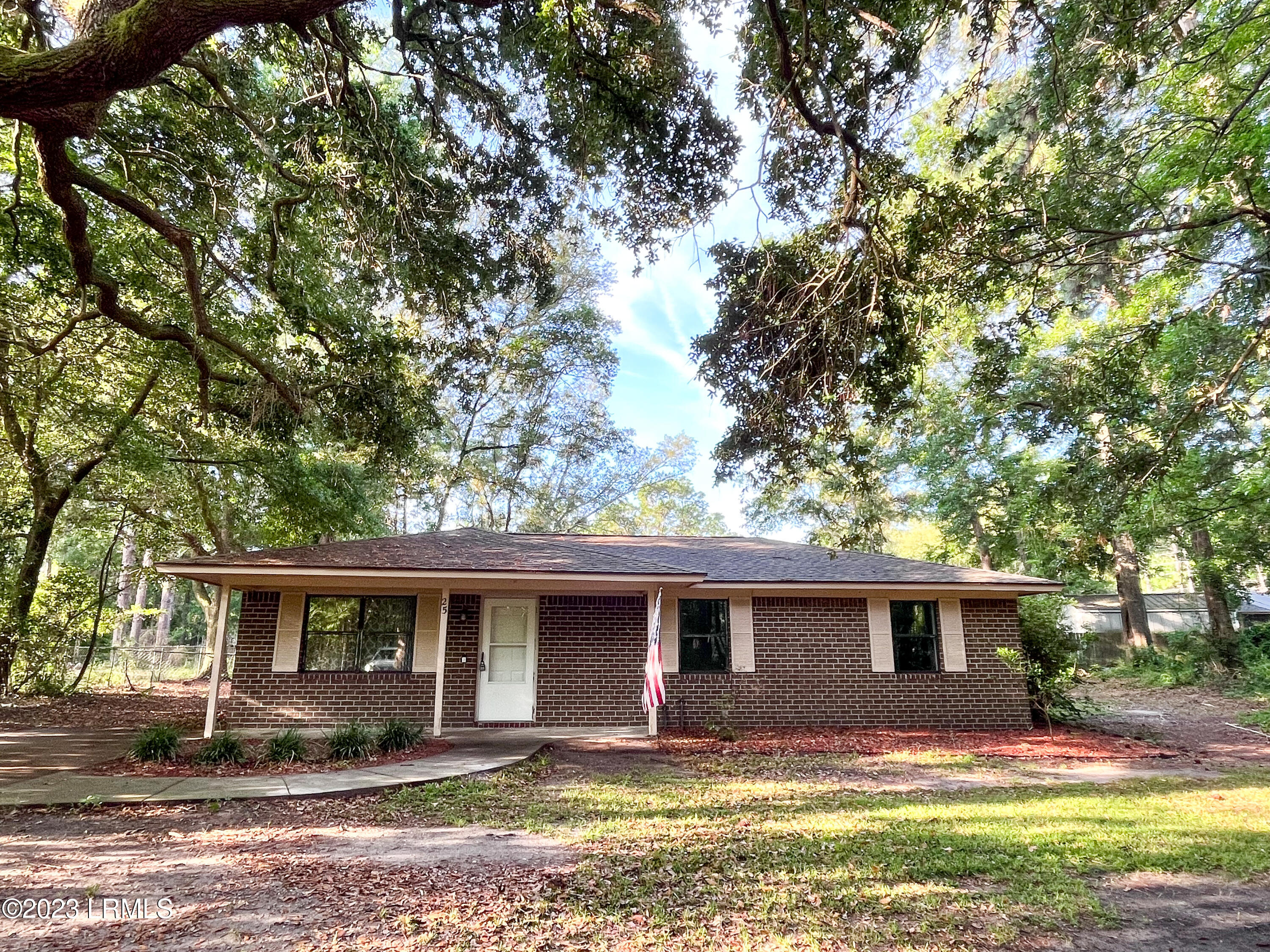 25 Buck Road Beaufort, SC 29907 - Photo 2 of 21 IMG_7104