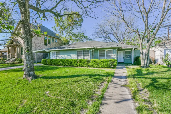 $2,100 | 4710 Wedgewood Drive, Bellaire, TX 77401