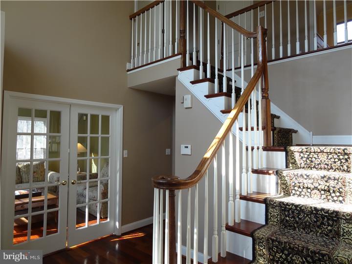135 Oak Leaf Road Berlin, NJ 08009 - Photo 2 of 24 Foyer