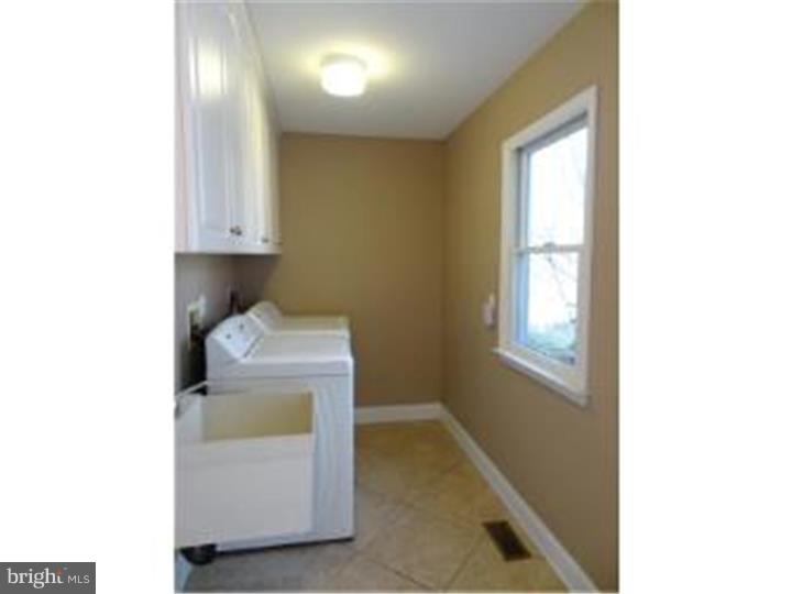 135 Oak Leaf Road Berlin, NJ 08009 - Photo 12 of 24 Laundry Room