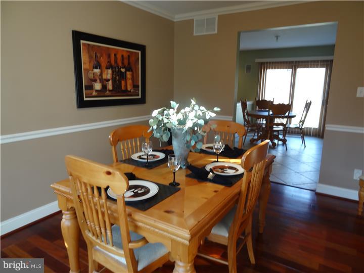 135 Oak Leaf Road Berlin, NJ 08009 - Photo 5 of 24 Dining Room