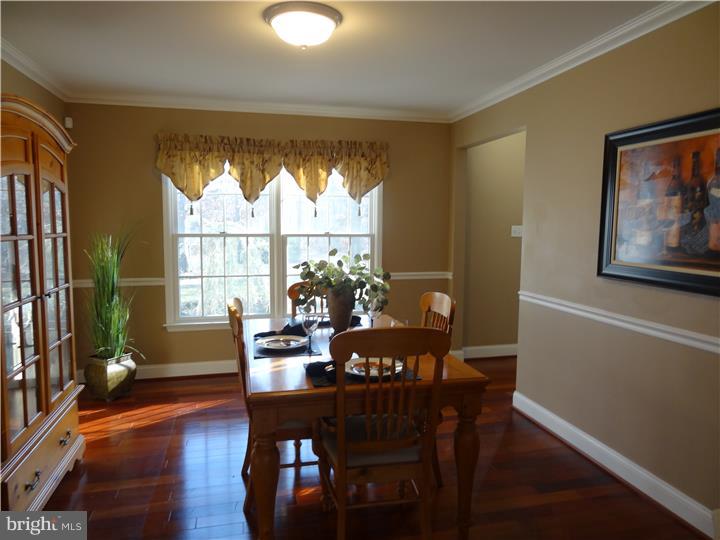 135 Oak Leaf Road Berlin, NJ 08009 - Photo 6 of 24 Dining Room