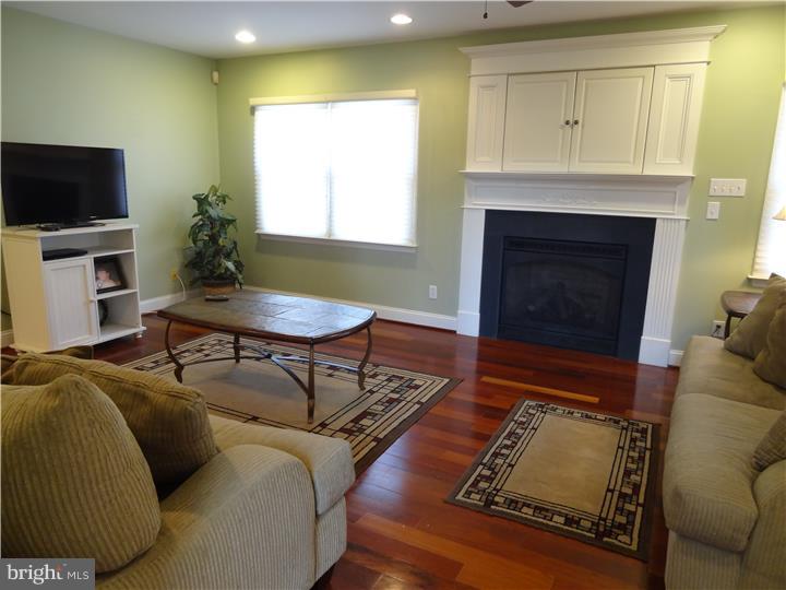 135 Oak Leaf Road Berlin, NJ 08009 - Photo 8 of 24 Family Room