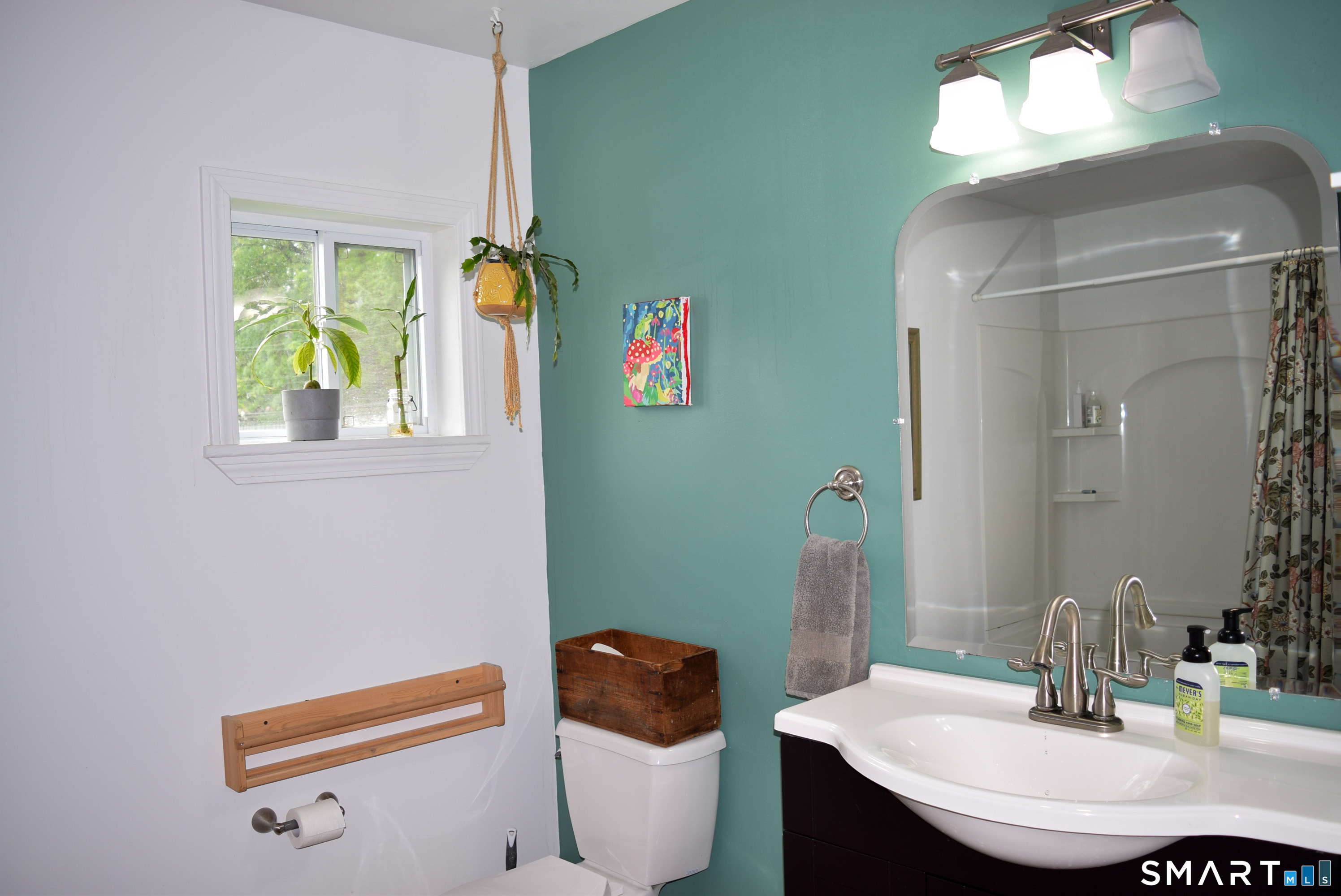 76 Sinclair Street Windsor, CT 06095 - Photo 24 of 32 Full Bath on the second floor