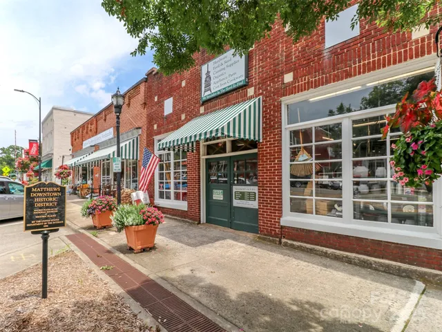 $512,000 | 4423 Parkgate Drive, Matthews, NC 28105