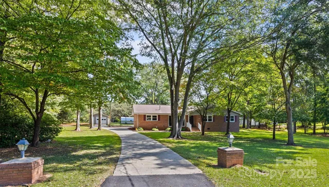 $270,000 | 1631 Oakdale Drive, Lancaster, SC 29720