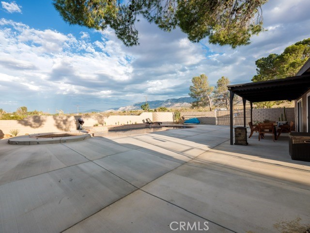 30280 Santa Rosa Road Lucerne Valley, CA 92356 - Photo 11 of 66 Pool deck