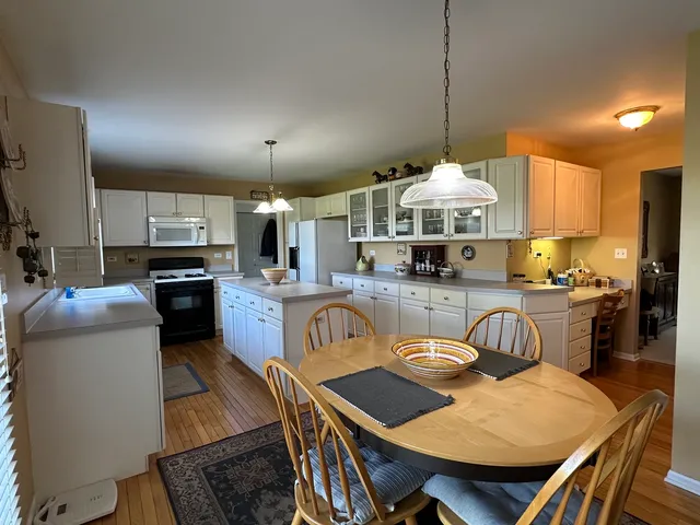 $475,000 | 1850 White Oak Drive, Algonquin, IL 60102