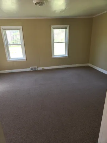 a view of a back yard