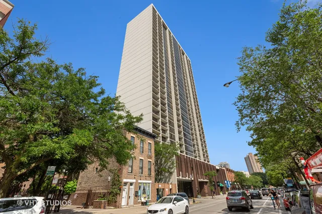 $3,250 | 1636 North Wells Street, Unit 2511, Chicago, IL 60614