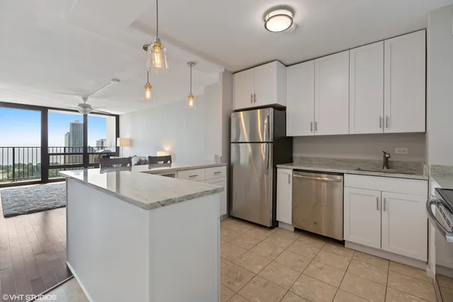 $3,250 | 1636 North Wells Street, Unit 2511, Chicago, IL 60614