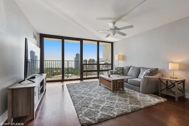 $3,250 | 1636 North Wells Street, Unit 2511, Chicago, IL 60614