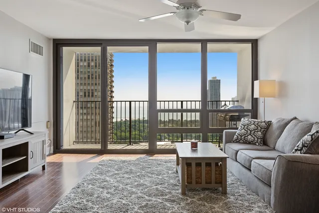 $3,250 | 1636 North Wells Street, Unit 2511, Chicago, IL 60614