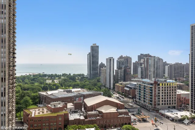 $3,250 | 1636 North Wells Street, Unit 2511, Chicago, IL 60614