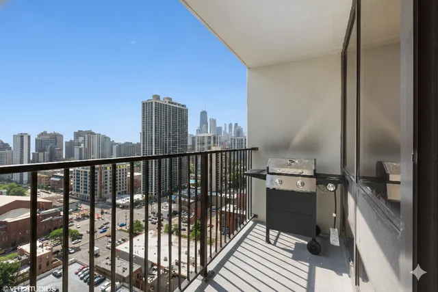 $3,250 | 1636 North Wells Street, Unit 2511, Chicago, IL 60614