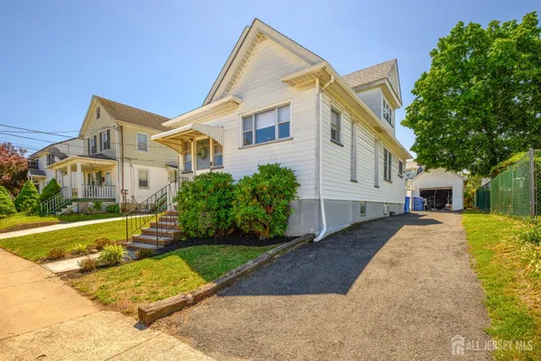 $519,000 | 10 Beechwood Place, North Brunswick, NJ 08902