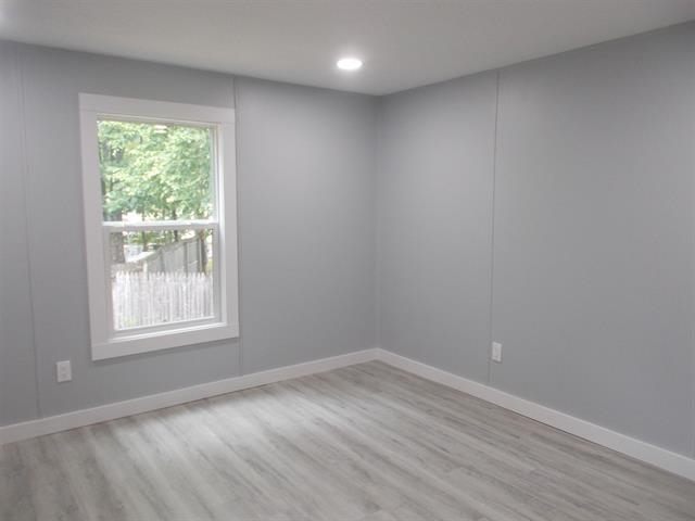 77 Royal Crst Park Rochester, NH 03867 - Photo 6 of 12